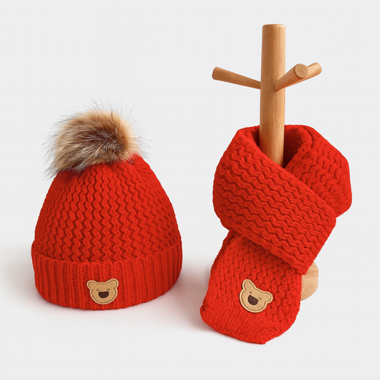 Stickad mössa & halsband