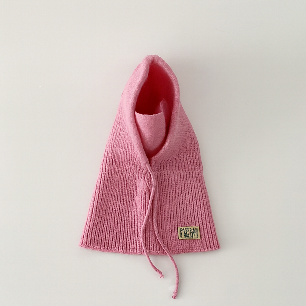 Stickad halsmössa polyester