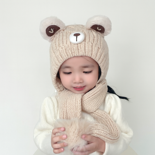 Björnmössa i mjuk stickad polyester
