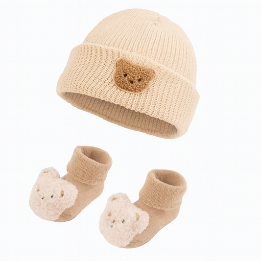 BJÖRN Barnmössa med strumpor