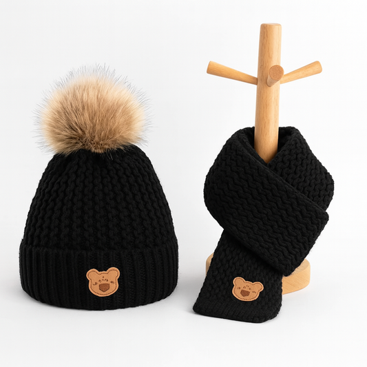 Stickad mössa & halsband