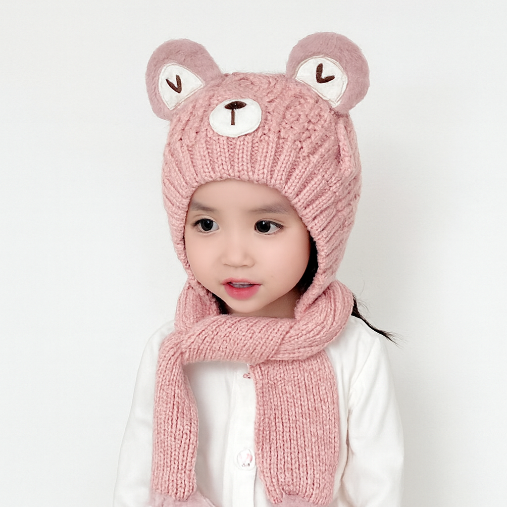 Björnmössa i mjuk stickad polyester