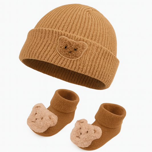 BJÖRN Barnmössa med strumpor