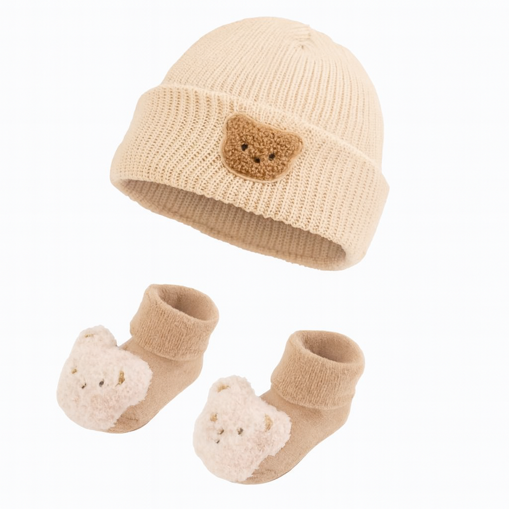 BJÖRN Barnmössa med strumpor