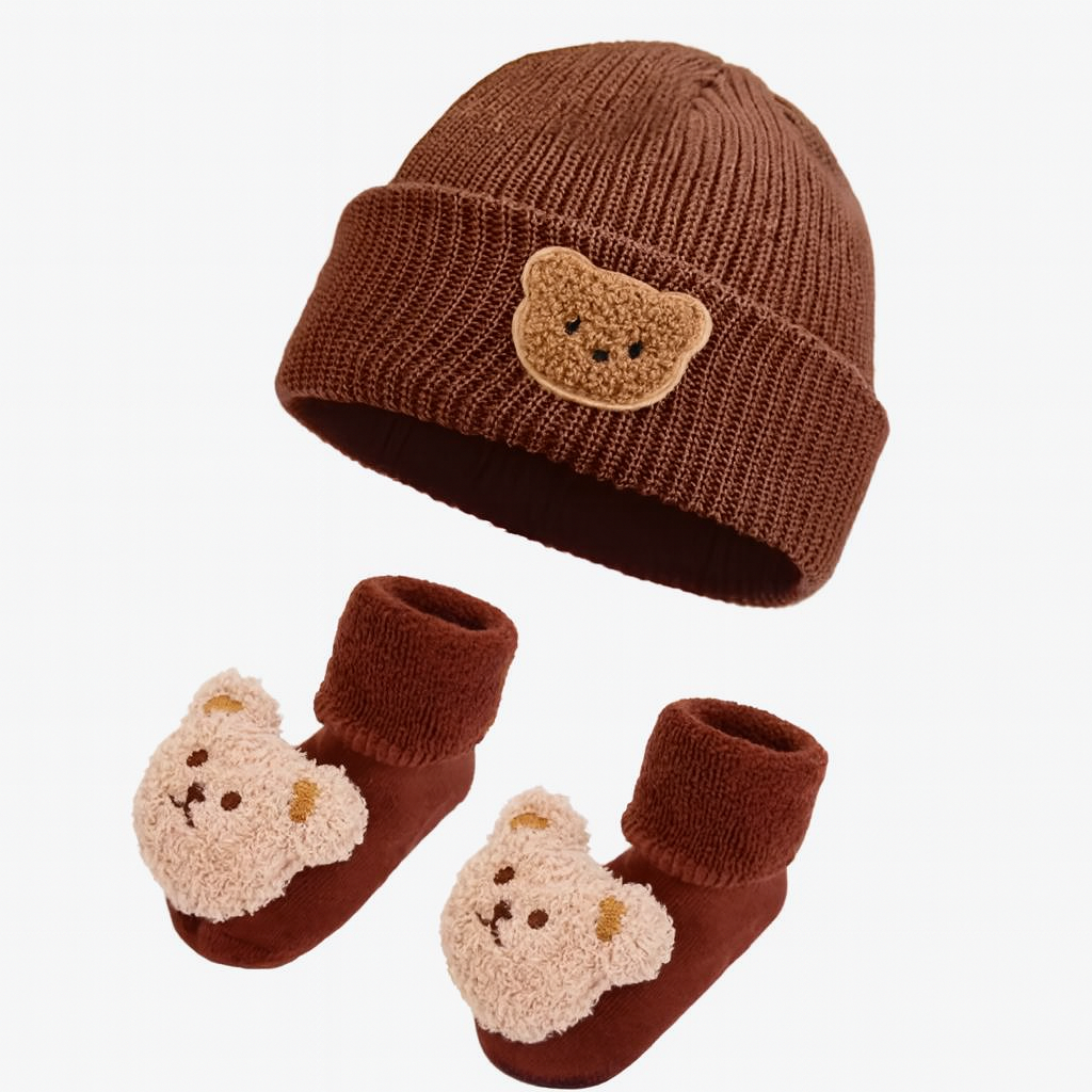 BJÖRN Barnmössa med strumpor