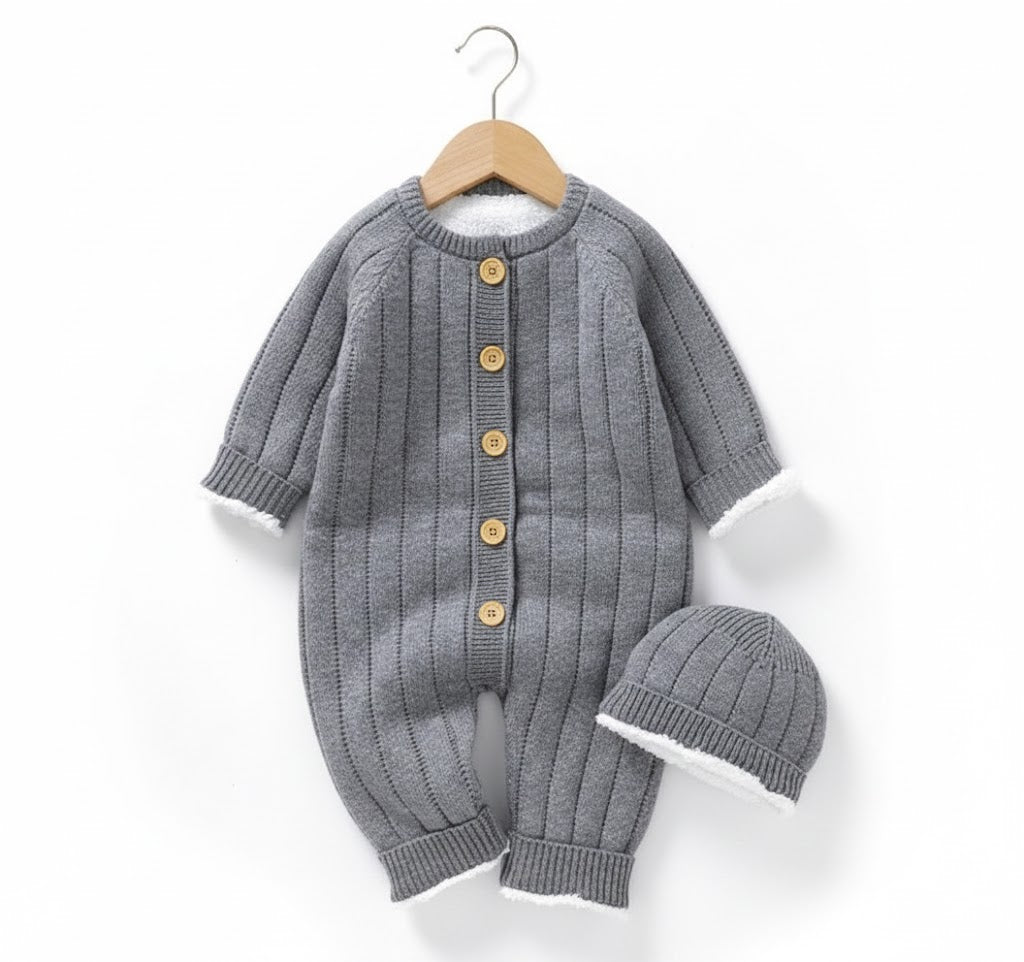 Stickad babyoverall jumpsuit