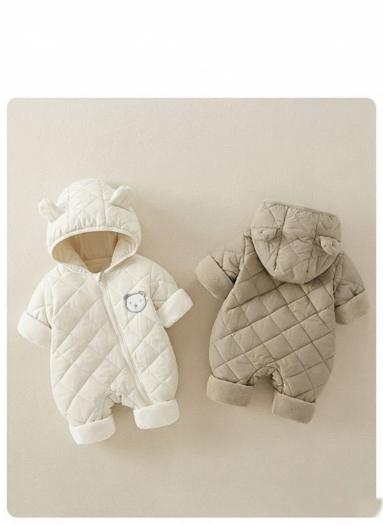 Mjuk babyoverall med huva